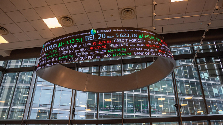 Borsa: l'Europa gira in rialzo con il petrolio in discesa, Milano +0,25%