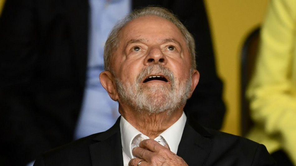 Lula est&aacute; sob cuidados semi-intensivos ap&oacute;s cirurgia intracraniana