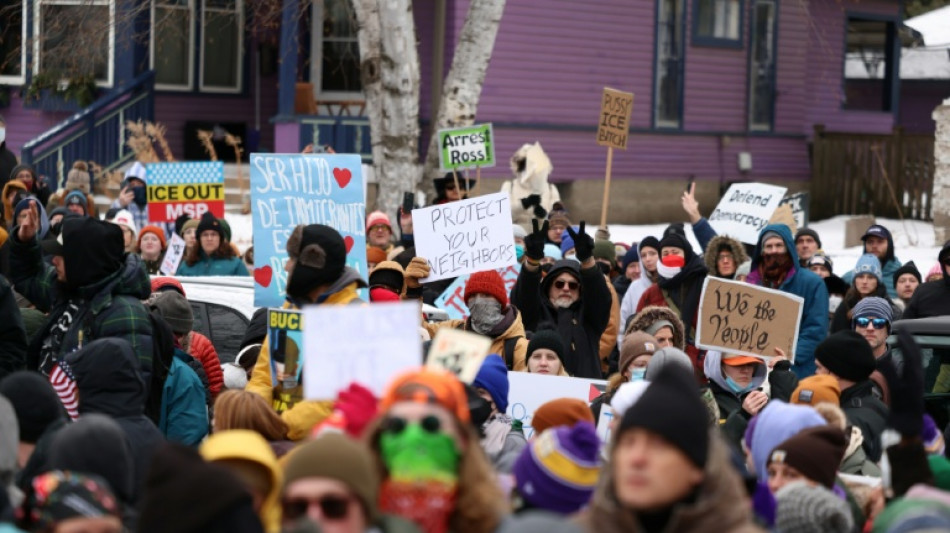 Rallies across US against shooting of woman by immigration agent 