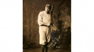 Camisa de Babe Ruth, lenda do beisebol, bate recorde em leilão