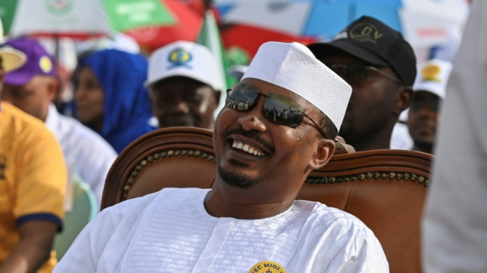 Tchad: Mamahat D&eacute;by, l'ex-chef de la junte &eacute;lu pr&eacute;sident, pr&ecirc;te serment