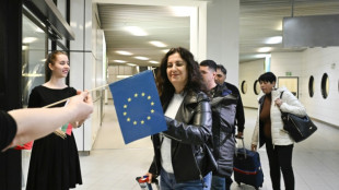 B&uacute;lgaros e romenos comemoram integra&ccedil;&atilde;o parcial no espa&ccedil;o Schengen