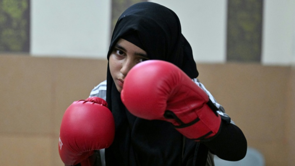  Pakistan's girls fight for their place in the boxing ring 