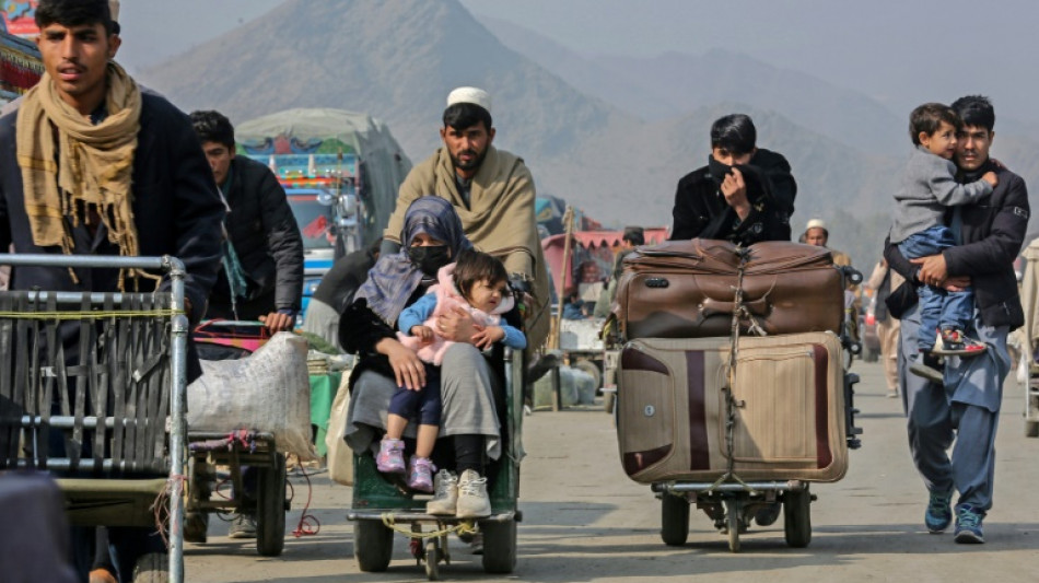 Afganistán responde tras ataques de Pakistán que dejaron ocho muertos