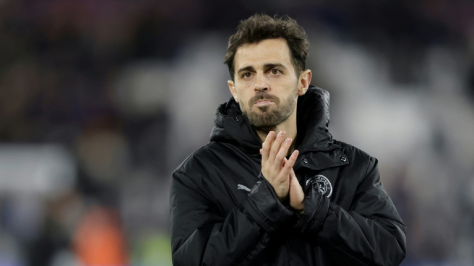  'Grumpy' Guardiola wants Silva to stay at Man City for life 