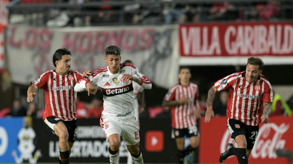  Flamengo cede empate na visita ao Estudiantes (1-1) mas lidera Grupo A da Libertadores 