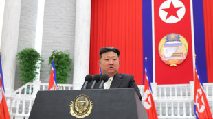 Kim, 'rafforzare senza limitazioni le forze nucleari'