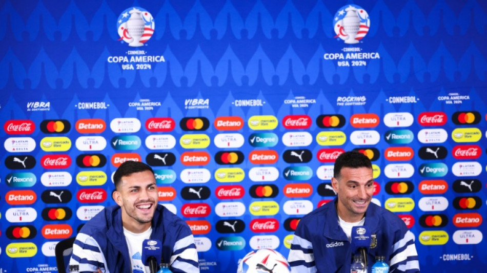 Desfrutemos de Messi e Di Mar&iacute;a, diz Scaloni aos argentinos