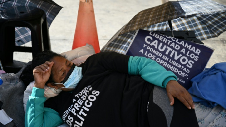  Relatives of Venezuela political prisoners begin hunger strike 