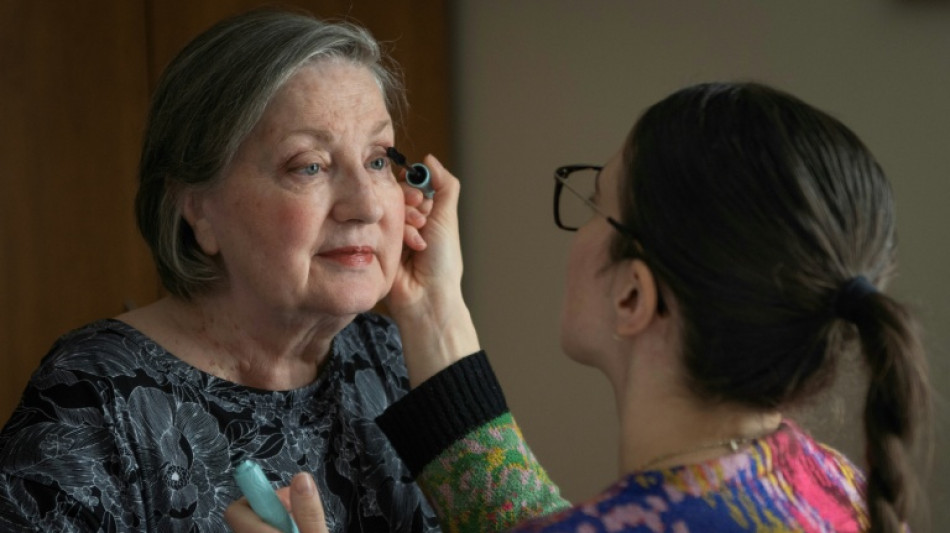  Los canadienses eligen cu&aacute;ndo morir, a menudo con una sonrisa 