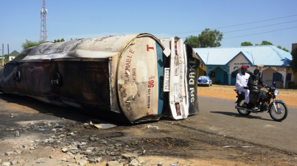 Casi 150 muertos en Nigeria por la explosi&oacute;n de un cami&oacute;n cisterna de combustible