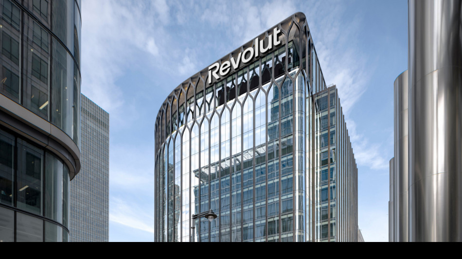  Revolut, utile 2025 balza a 1,3 miliardi di sterline, +46% ricavi 