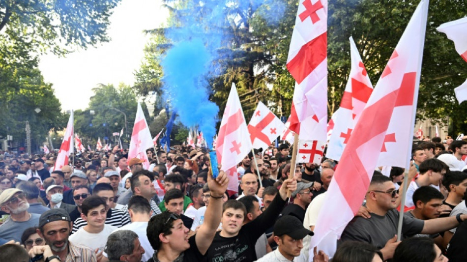 G&eacute;orgie: le parti au pouvoir organise une contre-manifestation
