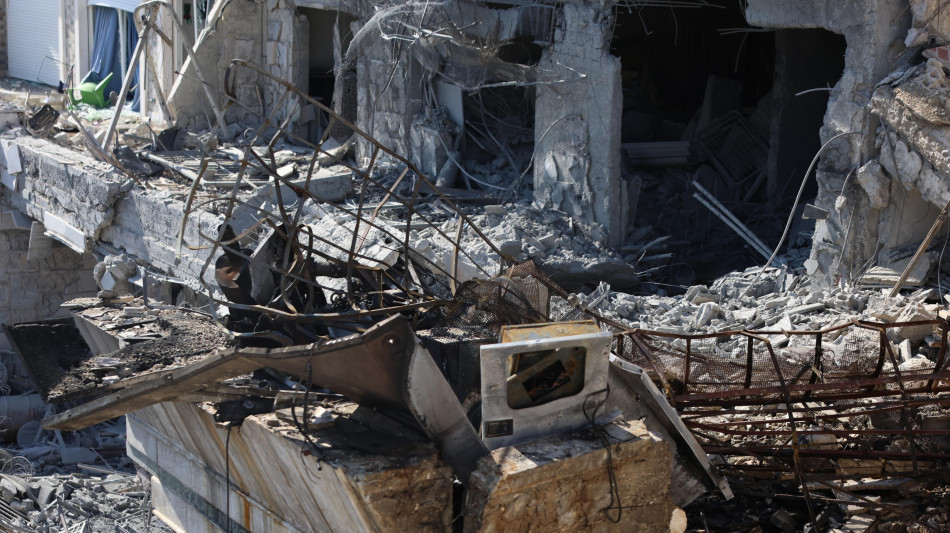 Media, 'bombe israeliane vicino Damasco e a ovest Siria'