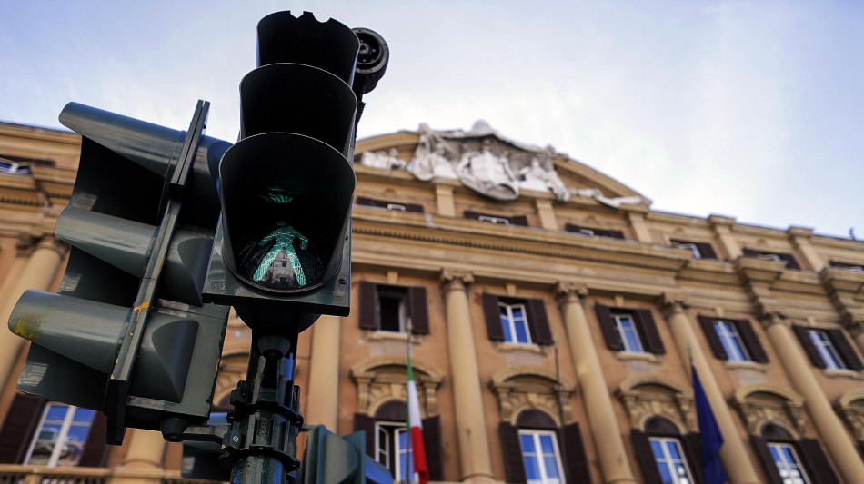  Balzo dei titoli di Stato, il Btp sale di 16 punti al 3,92% 