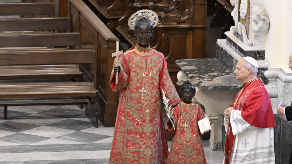 Il Papa ad Acerra, sono venuto a raccogliere le lacrime