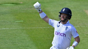 Duckett departs as England run riot against Ireland 