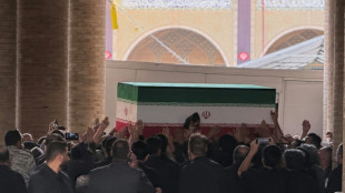 Massenandrang zu Beginn der Trauerfeiern f&uuml;r Chamenei im Iran