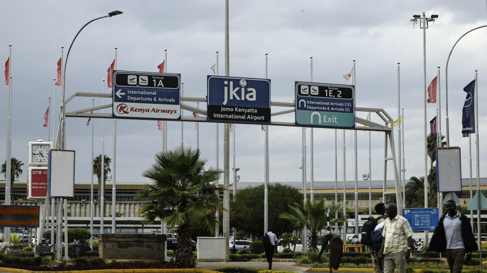 Voli bloccati in Kenya, disagi anche per decine di turisti italiani