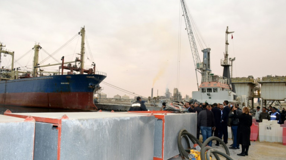 "Situaci&oacute;n bajo control", tras naufragio de petrolero frente a costas tunecinas
