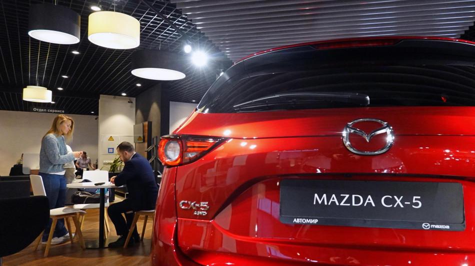  Mazda ferma la produzione di auto per il Medio Oriente 