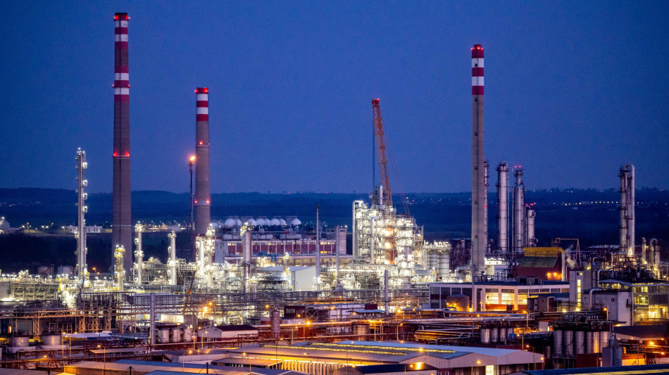  Il prezzo del petrolio in retromarcia, wti scivola a 90 dollari 