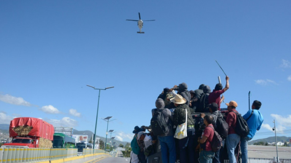 Liberan a 13 agentes retenidos durante una asonada en el sur de M&eacute;xico