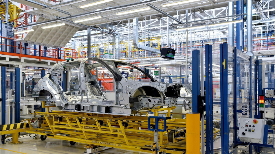  Il mercato auto europeo +1,7% a febbraio, per Stellantis balzo del 9,5% 
