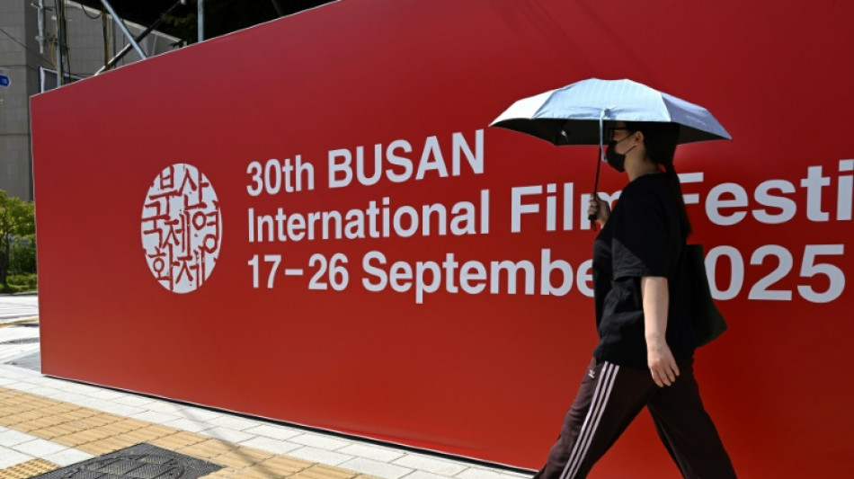  Park Chan-wook's murder comedy to open Asia's biggest film festival 