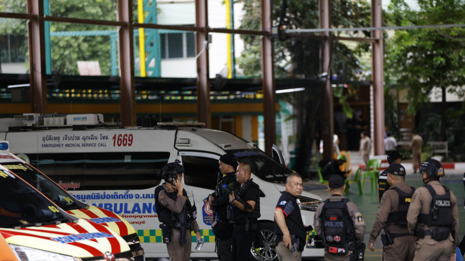 Sparatoria a scuola in Thailandia, studente uccide 8 persone