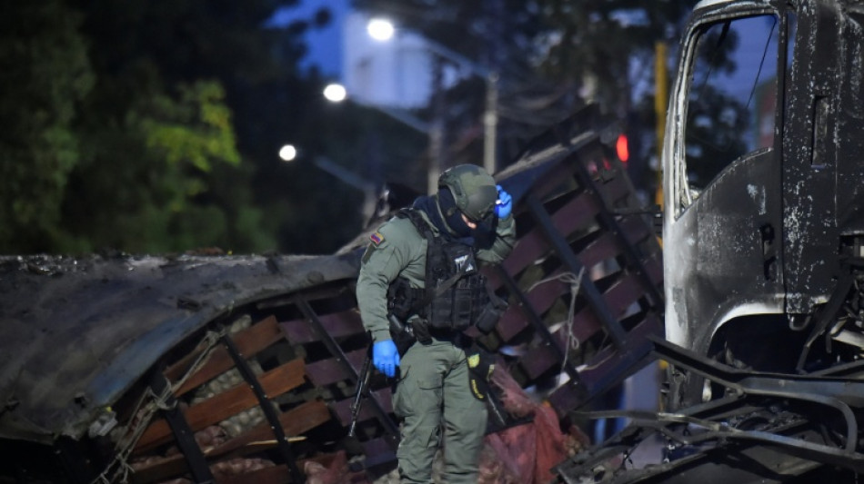  Un atentado guerrillero deja 14 heridos en Colombia a d&iacute;as de la investidura presidencial 