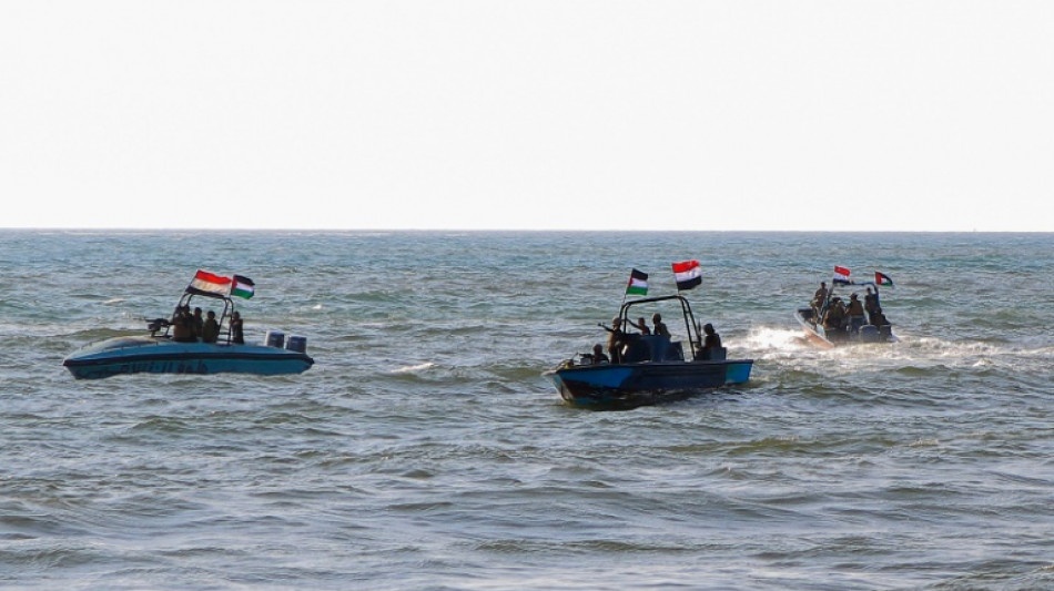 Los rebeldes de Yemen lanzan un dron naval cargado de explosivos, seg&uacute;n un oficial de EEUU