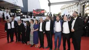 Premio alla migliore sceneggiatura per Notre Salut (Un uomo del suo tempo) a Cannes