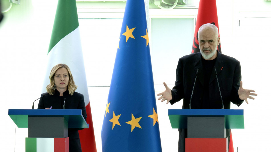 Ministro Tirana, 'l'Albania non estender&agrave; l'accordo con l'Italia oltre il 2030'