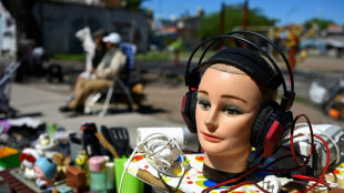 Argentinos vendem seus pertences em jornada para chegar ao fim do mês