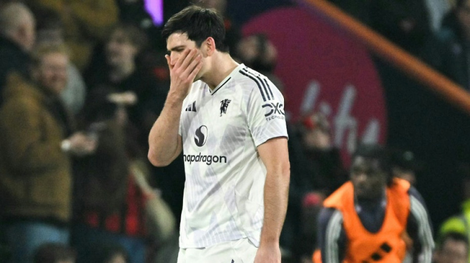  Man Utd held by Bournemouth after Maguire sees red 