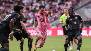 Messi lascia il campo, paura infortunio a tre settimane dal Mondiale