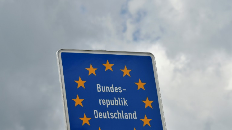 Ex-Verfassungsgerichtspr&auml;sident: Zur&uuml;ckweisungen von Asylbewerbern zul&auml;ssig