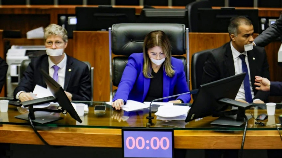  Brasile, deputati e senatori pro-Bolsonaro dormono in Parlamento 