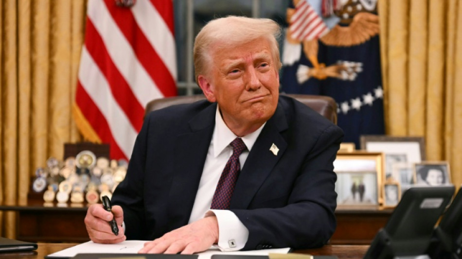 Asia markets mixed, oil falls after Trump's Iran comments