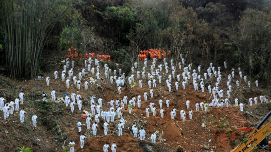 China refuerza la censura sobre el misterio del avi&oacute;n que se estrell&oacute;
