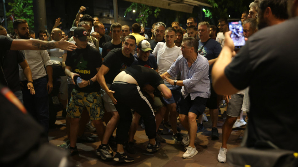  Proteste in Serbia, scontri e violenze a Belgrado e altre città 