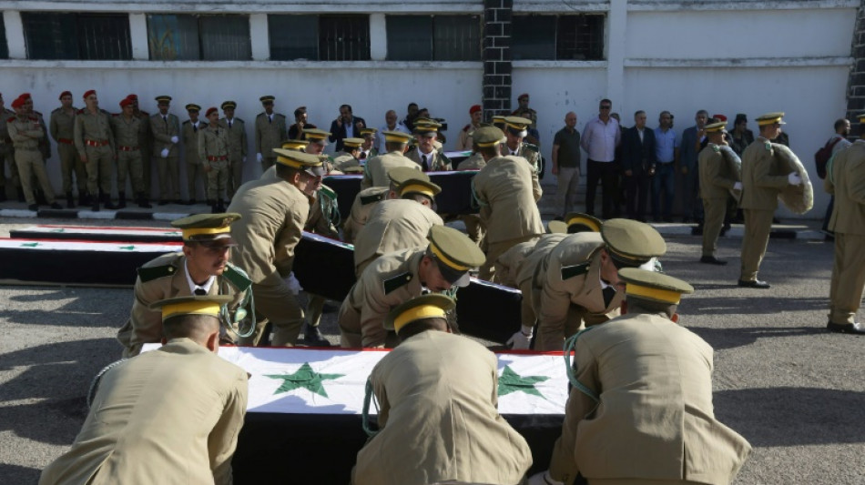 M&aacute;s de 110 muertos en un ataque contra una academia militar en Siria