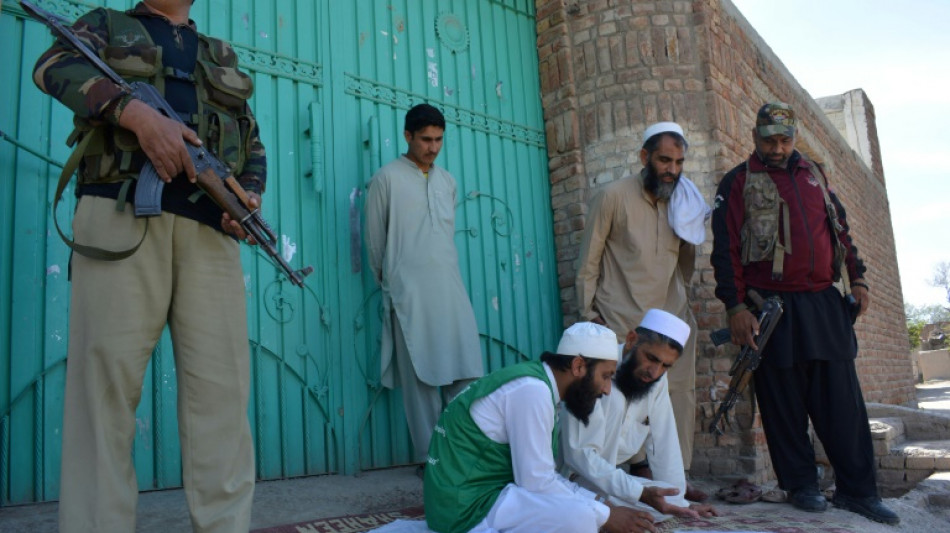 Los talibanes de Pakist&aacute;n matan a dos polic&iacute;as que custodiaban a los equipos de censo