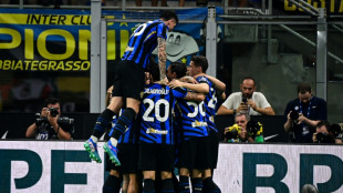 Inter de Mil&atilde;o goleia Atalanta (4-0) e assume lideran&ccedil;a da Serie A