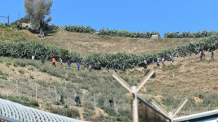 Espa&ntilde;a env&iacute;a al ej&eacute;rcito al enclave espa&ntilde;ol de Ceuta tras la entrada masiva de migrantes desde Marruecos