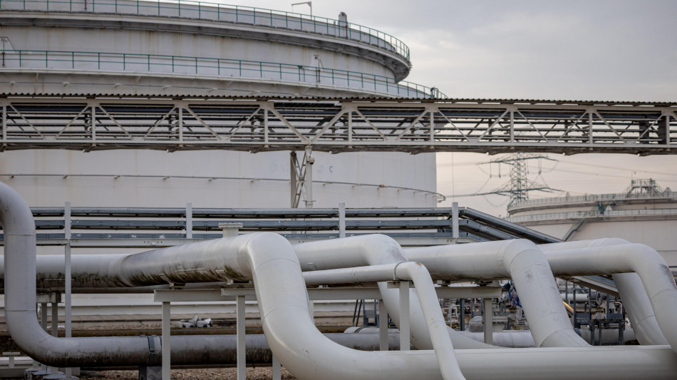 Petrolio ancora in calo Wti a 59,01 dollari al barile