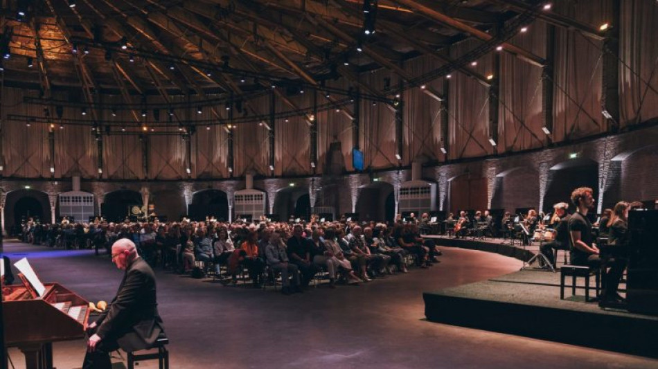  'Anche stonare pu&ograve; essere bello', al Festival Aperto gli '11.000 Saiten' di Haas 
