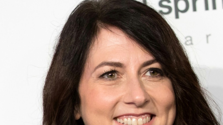 MacKenzie Scott, ex-femme de Jeff Bezos, donne 436 millions de dollars &agrave; une ONG d'aide aux mal-log&eacute;s