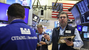 Wall Street en hausse, les valeurs traditionnelles pr&eacute;f&eacute;r&eacute;es &agrave; la tech